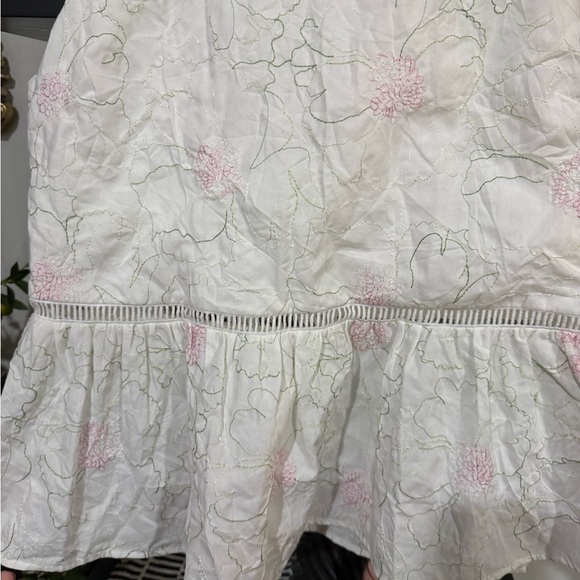 Endless Rose Floral Embroidered Tank Top - Cream and Pink size large - Picture 5 of 9